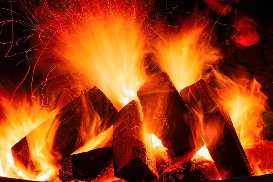Rund ums Feuer