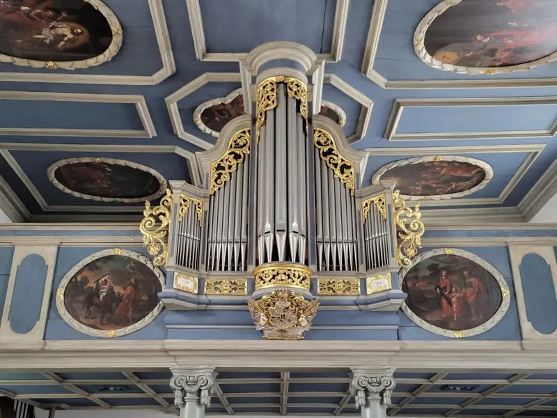 "Kunst und bündig"