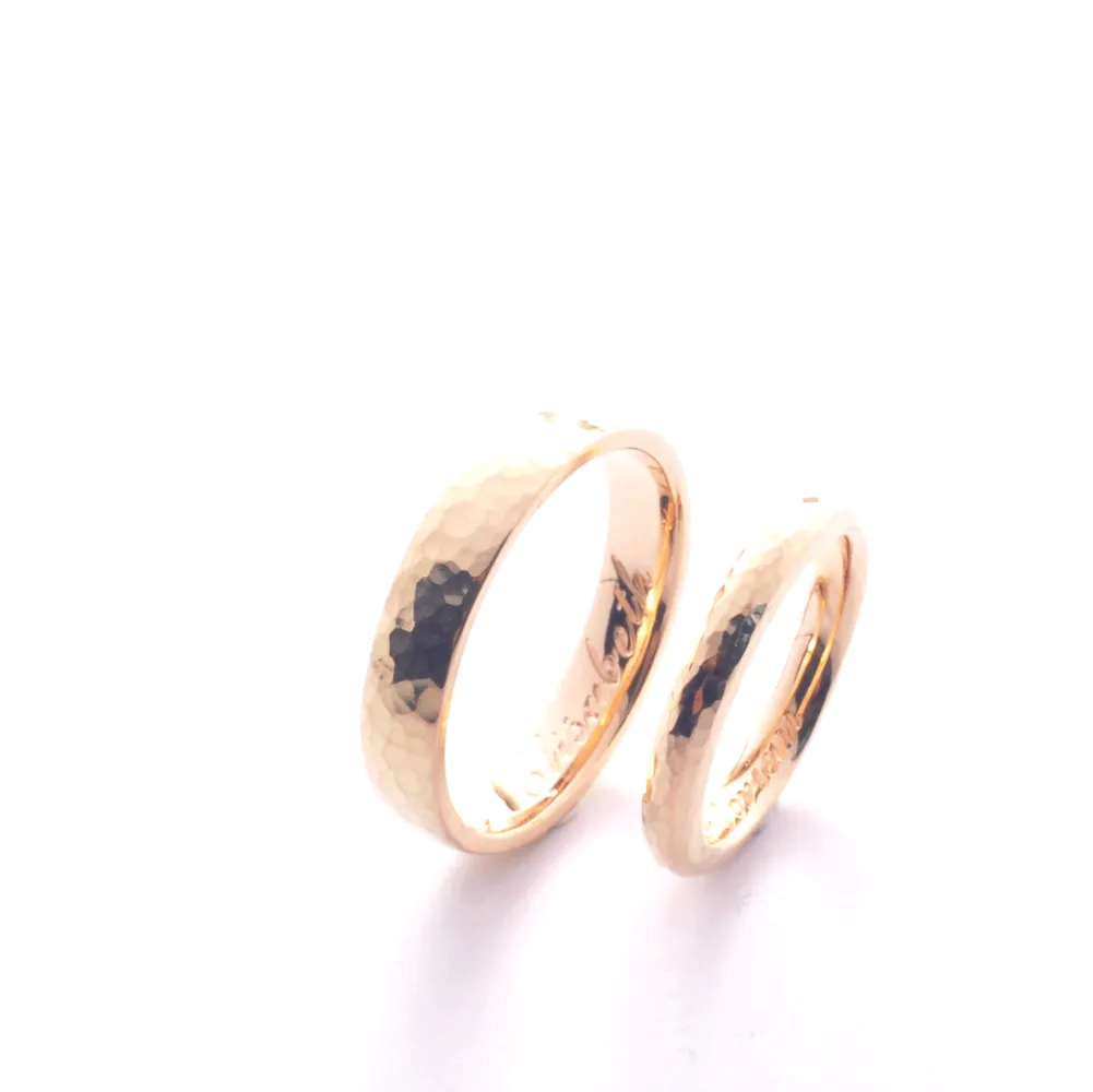 Trauringe gehämmert Gelbgold