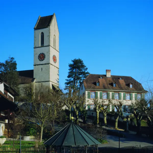 Unterrichtshüsli neben Reformierter Kirche Gelterkinden