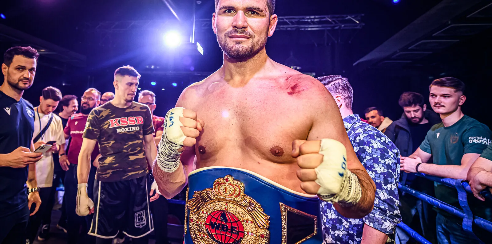 Dominic Vial vs. Arnold "The Cobra" Gjergjaj an der Boxing Gala im Grand Casino Basel.