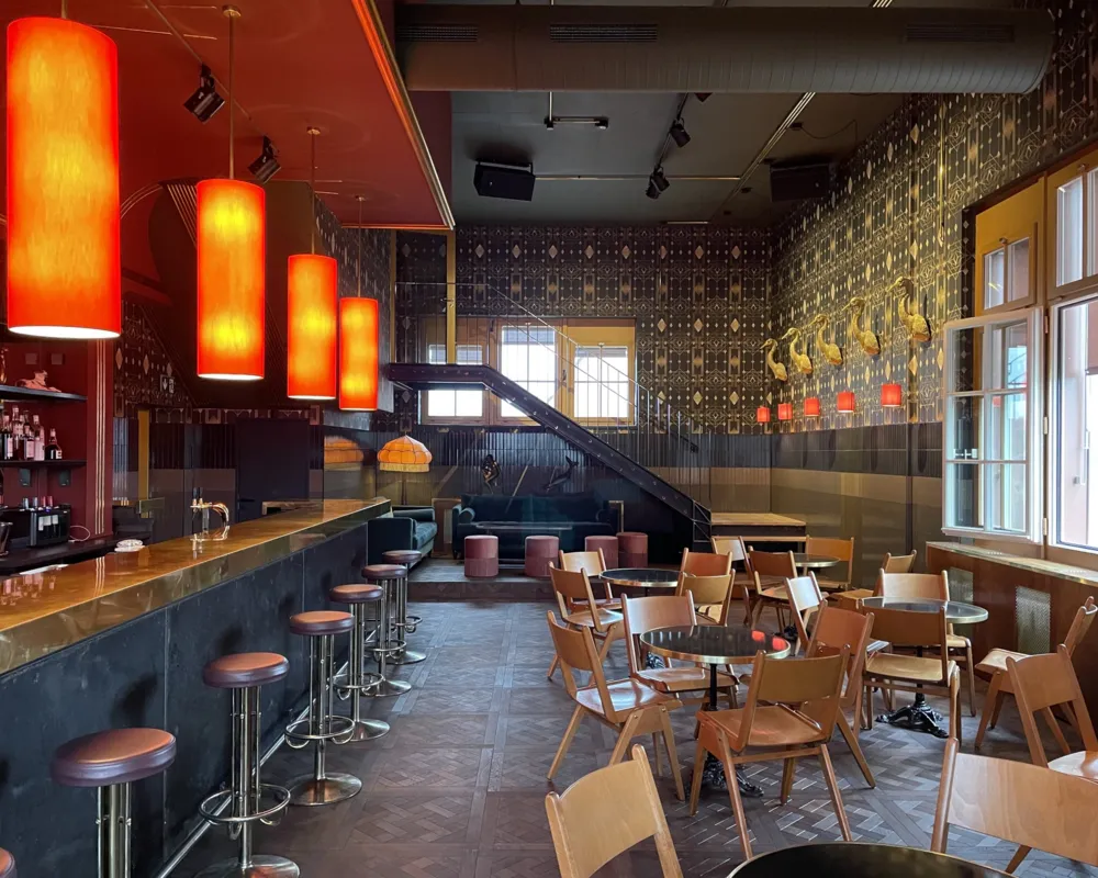 Amber Bar