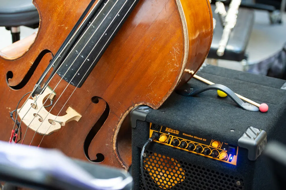 Probe für das Konzert «In memoriam Klaus Huber»

Klaus Huber (1924-2017)
Erinnere dich an G...
für Kontrabass und 18 Instrumentalisten (1977)

Ensemble DIAGONAL
Ensemble für zeitgenössische Musik der Hochschule für Musik Basel

Jürg Henneberger - Leitu...