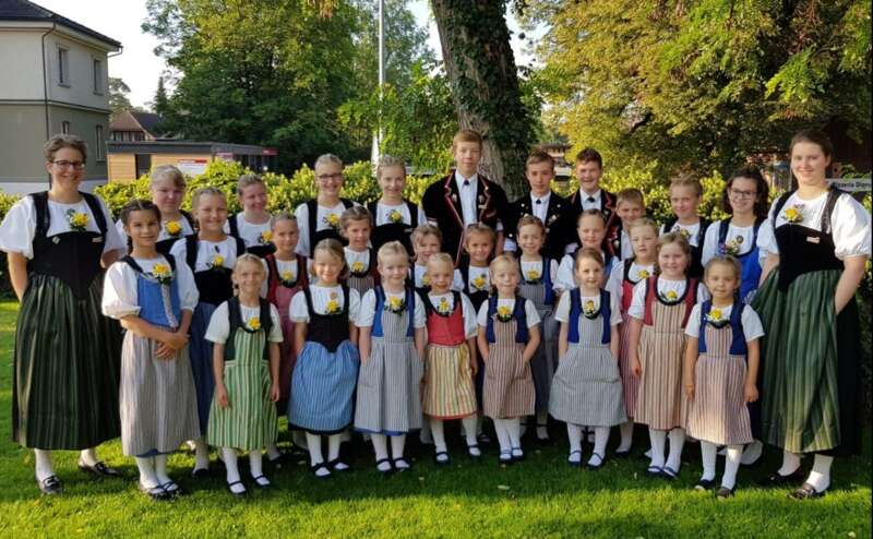 Eröffnung mit den Jungjodlern Oesch