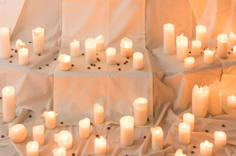 Kerzenmeer im Chor
