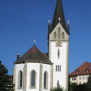 Pfarrkirche Heitenried mit Glockenturm