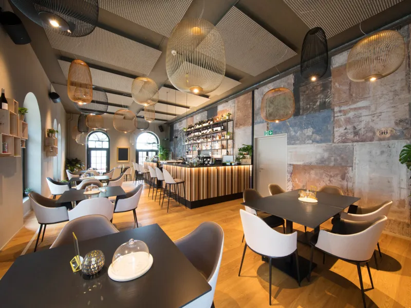 Les Amis.Lounge