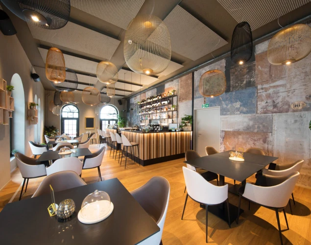Les Amis.Lounge