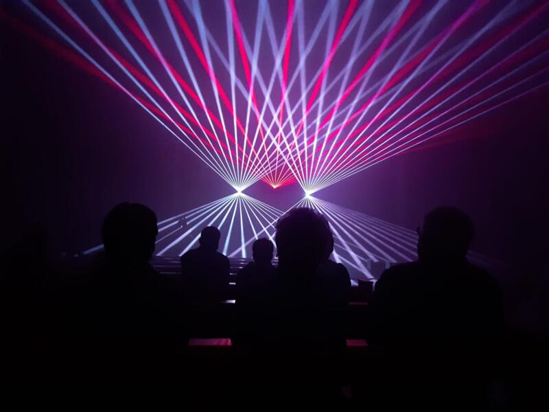 Lasershows in der Kirche St. Johannes der Täufer in Menzingen