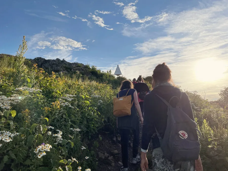 Eine Wanderung mit der Familie macht Spass - nicht nur am Muttertag. Eine Wanderung mit der Familie macht Spass - nicht nur am Muttertag.