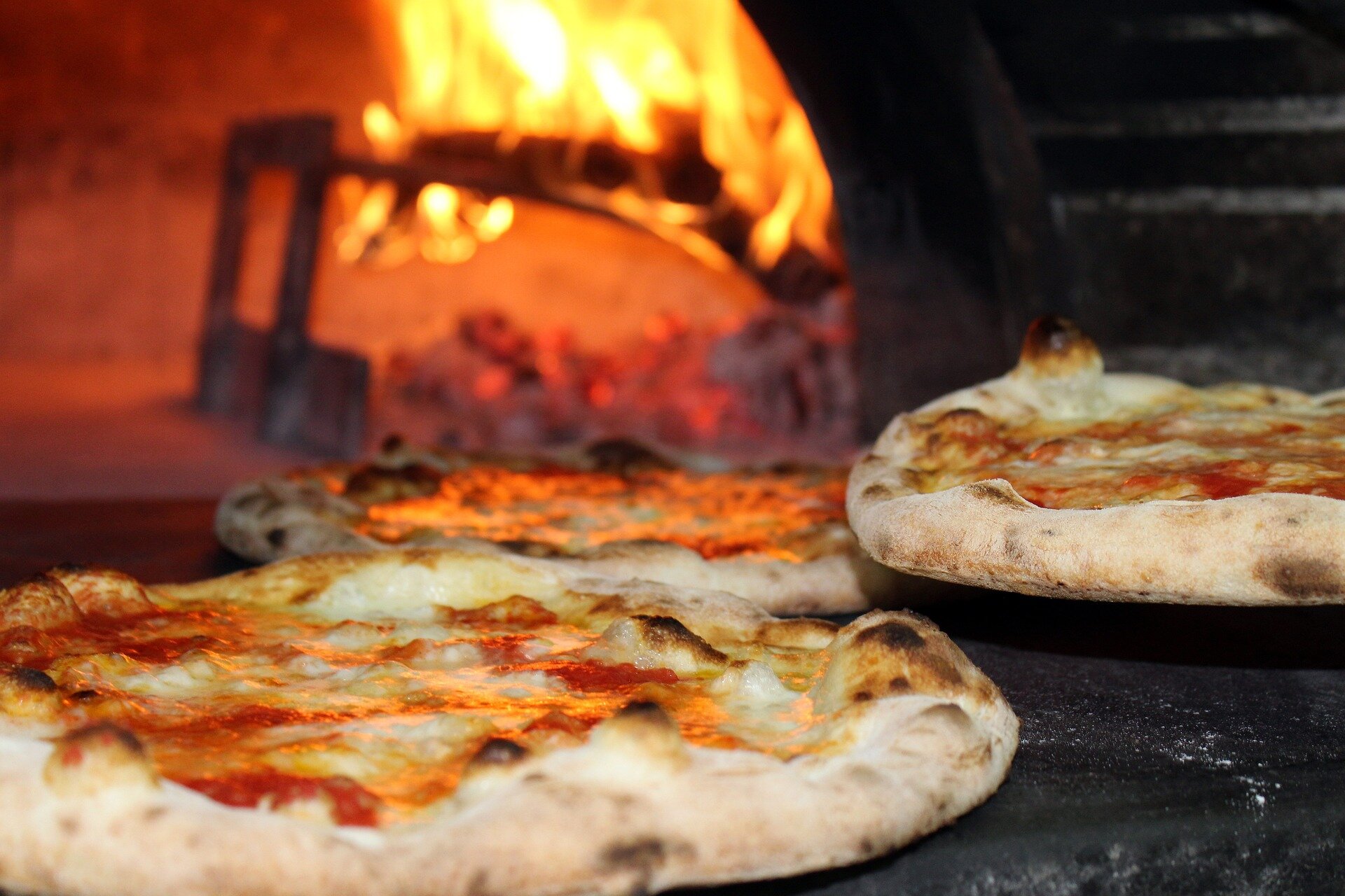 Pizzamobil auf dem Hans-Haller-Platz