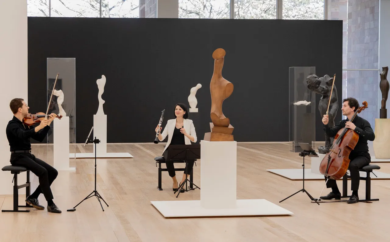 Proben zum «Sound of Sculpture» in der Fondation Beyeler.