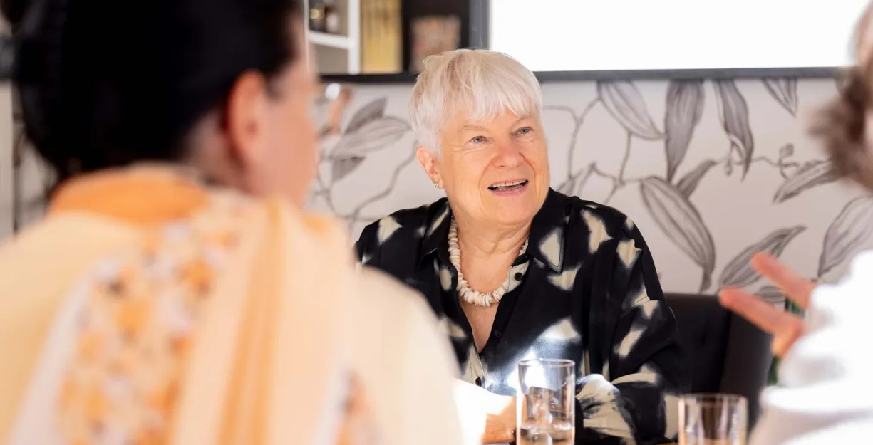 Patienten und Angehörige im Restaurant