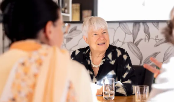 Patienten und Angehörige im Restaurant