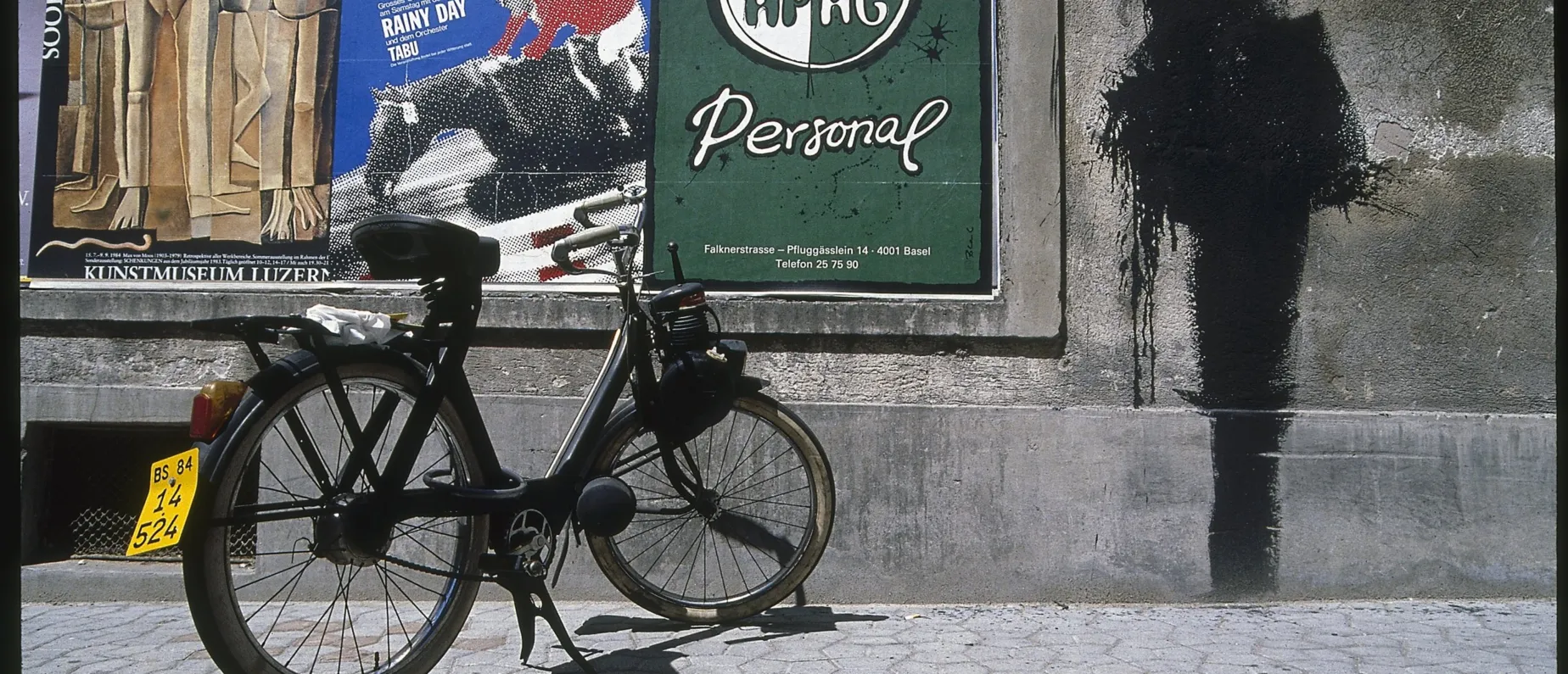 «Shadowman» am Dolderweg in Basel, fotografiert 1984 von Vera Isler.