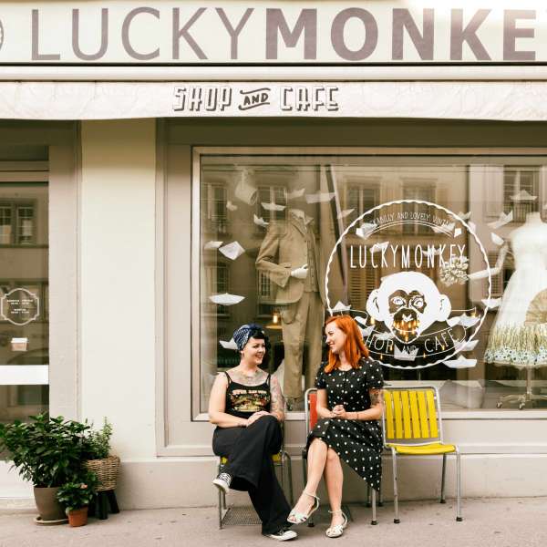Luckymonkey Shop Cafe Bar