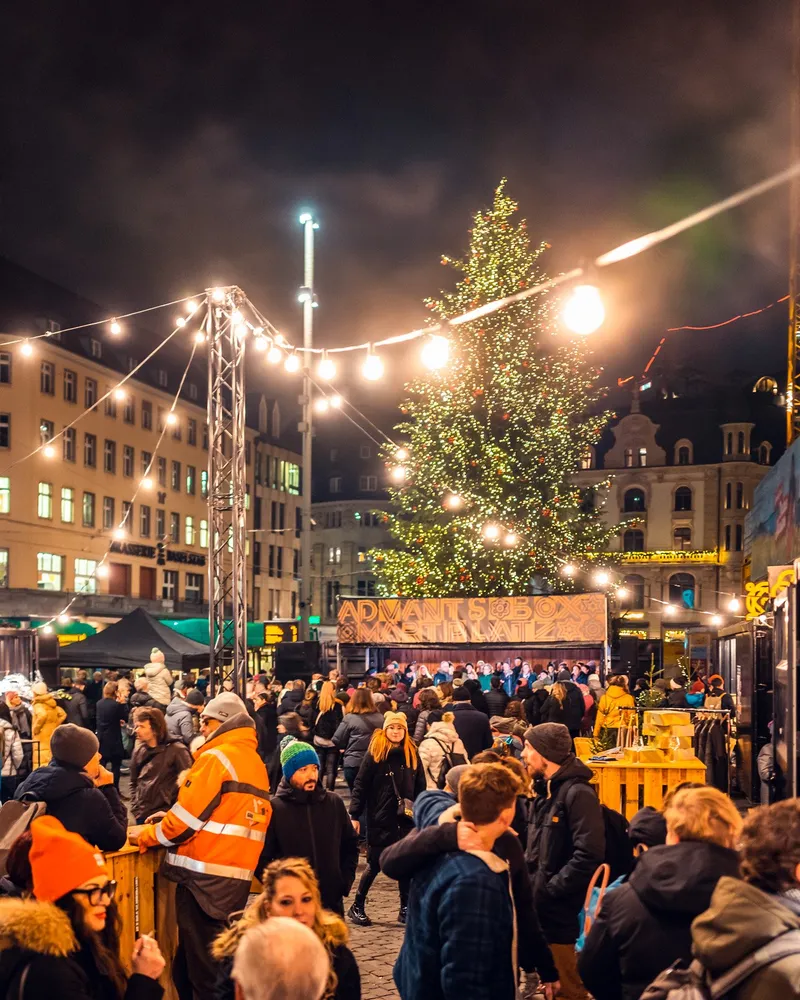 Weihnachtsdorf mit Genuss & Live-Musik