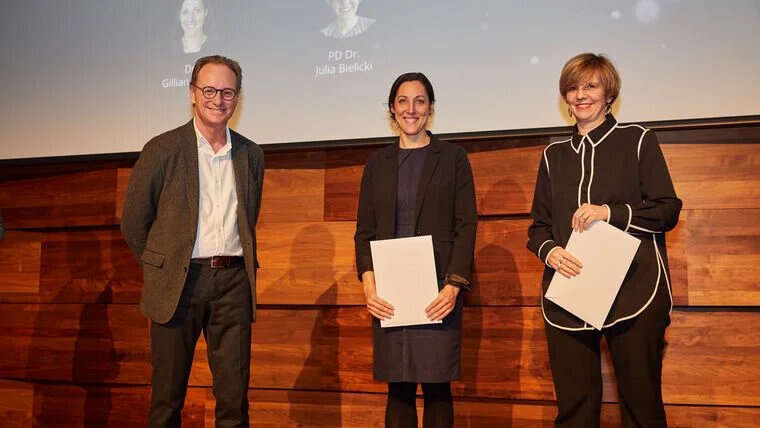 Gillian Levine und Julia Bielicki erhalten Forschungspreis von Pfizer