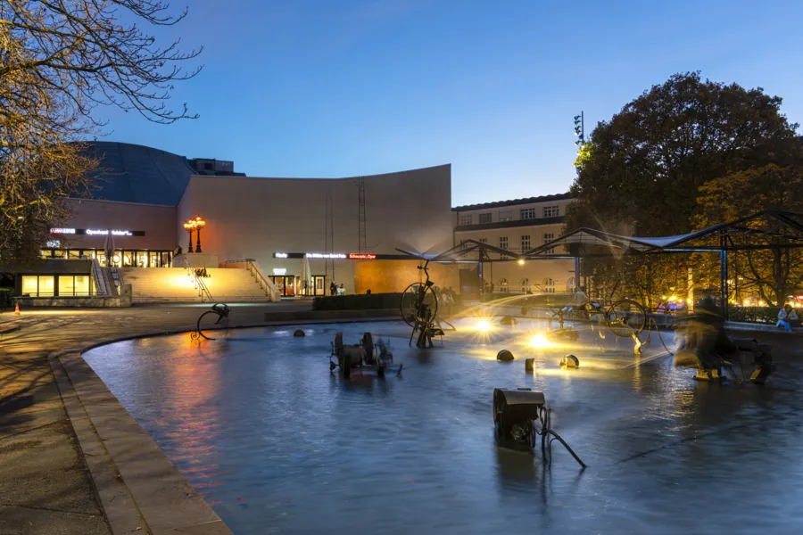 Elegies for Angels, Punks and Raging Queens