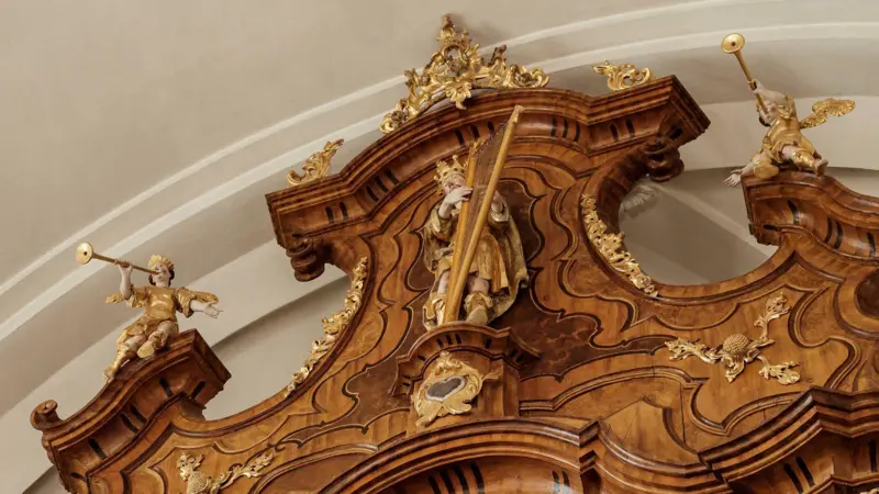 Tra registri, restauro e Re Davide