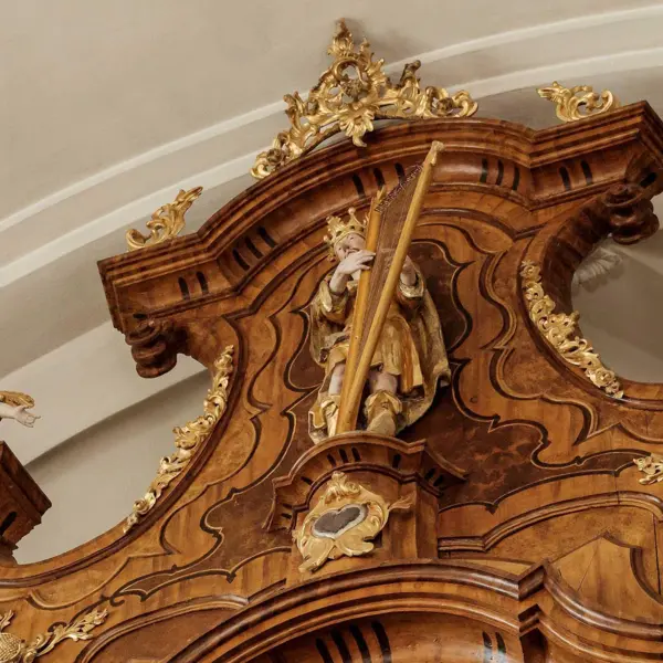 Tra registri, restauro e Re Davide