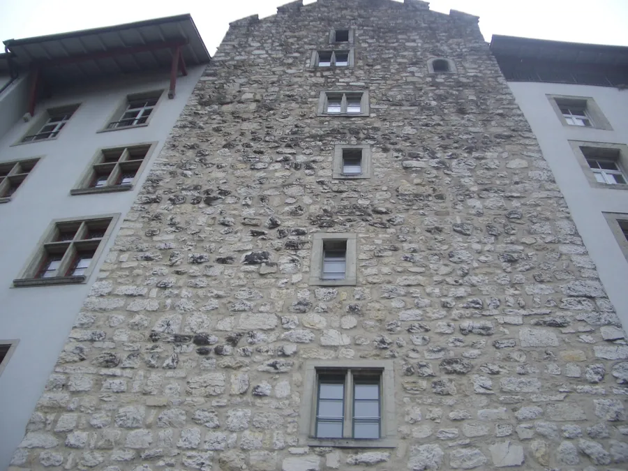 Der Turm Rore lässt sich auch heute noch gut erkennen. Vor allem mit dem Blick von der Halde.