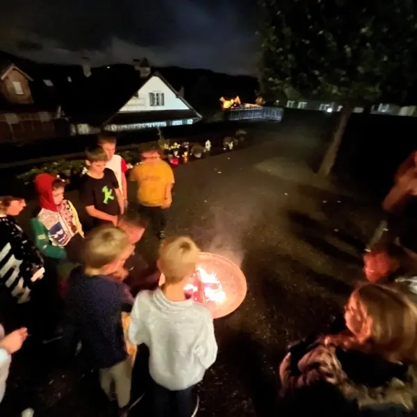 Lagerfeuer hüten